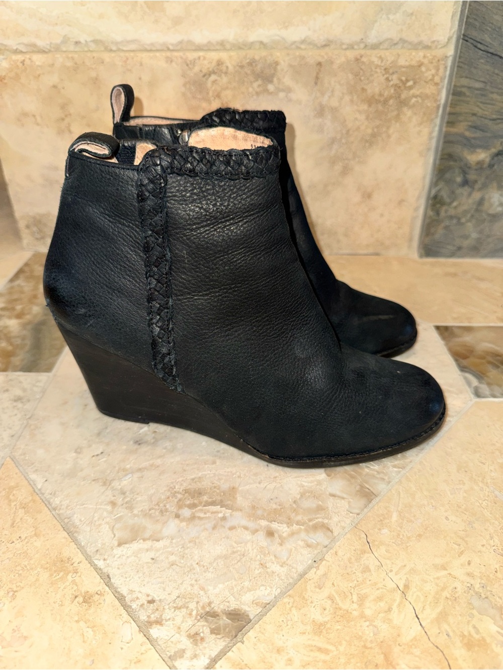 Caslon Black Genuine Leather Wedge Ankle Booties Women’s Size 9